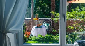 VILLA MURALTO Boutique Hotel Rooms and Garden - Image 3