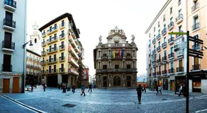 TOP APARTMENT frente a la Catedral - Image 2