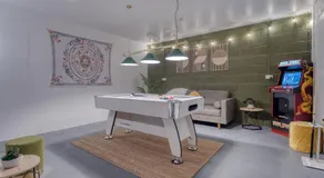 Oxford - hot tub, games room, parking, arcade - Image 4