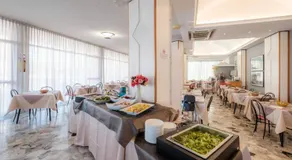 Hotel Crown - Image 4