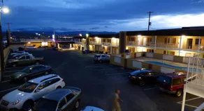 Economy Inn & Suites - Image 5