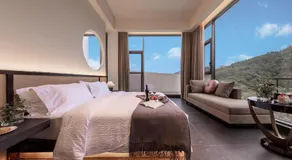 五韵观山悦WuYun Designer Boutique Hotel Closest to Tianmen & Fox Fairy Show - Image 2