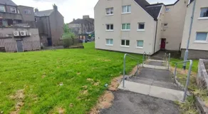 Lovely 2 Bedroom Modern Ground Floor Flat - Image 4