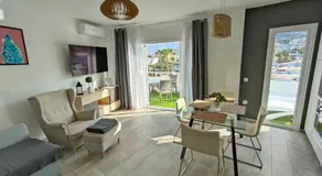 Malibu Park Apartments Sol - Image 2