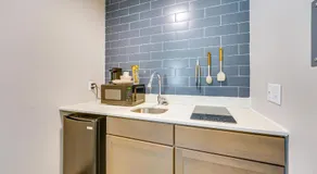 1 MI to Lighthouse Beach: Sleek Studio Apt - Image 3