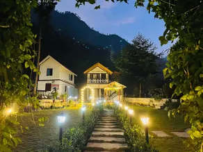River Side Cottage With Private Lawn - Image 5