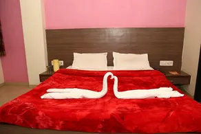Hotel Kunal & Restaurant Since1983 - Image 3