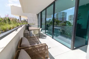 Lagos Deluxe 1 With Pool by Homing - Image 5