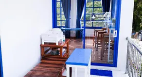 Blue House - Image 5