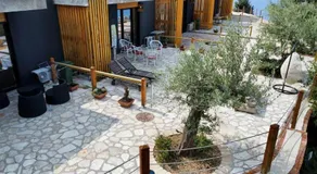 Rahoni Park & Apartments - Image 5