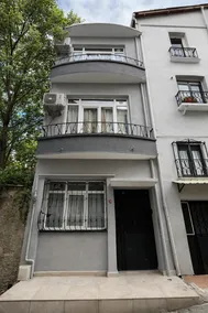 White Lotus Suites - Image 3