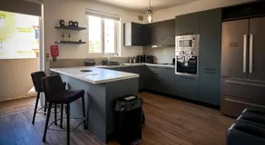 Camellia Luxury Apartment - 2 Bedroom - Image 4