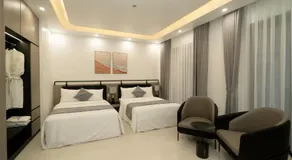 Sunny Hotel - Image 2