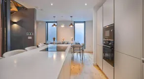 Townhouse East by CasaCity - Image 3
