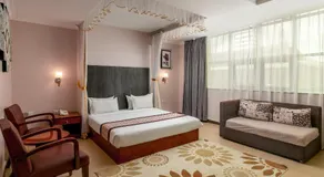 Russell Hotel - Image 2