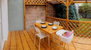 Homey Luxury- entire house, free parking, yard - Image 5