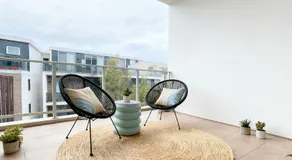 Modern Two-Level Apartment in the Heart of Epping - Image 2