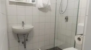 Arbeiterunterkunft in Spielfeld-Straß - Voll ausgestattete Zimmer mit Top-Anbindung - Image 2