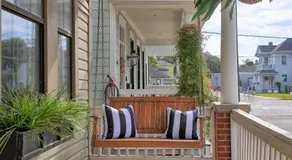 Bright Historic Home, Recently Renovated, Near Downtown, SCAD, & Starland Yard - Image 4
