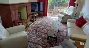 Central to town, 4 bedrooms, sleeps 8, parking for 4 plus cars - Image 2