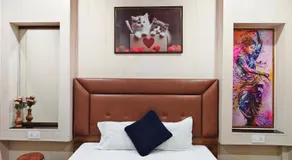 Hotel Raj - Image 2