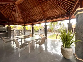 Prabhu Suites Hotel - Image 2