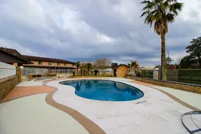 OYO Pinewood Inn & Suites Silsbee - Image 2