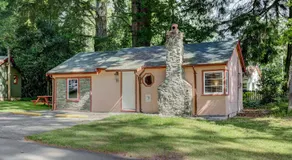 Malahat Bungalows Motel - Image 5
