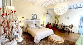 Noble Nicolas - Julie House - Image 2