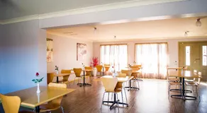 Cherry Blossom Motor Inn - Image 3