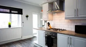 Walk to Seaburn Beach - Parking - Coastal Stay - Image 3