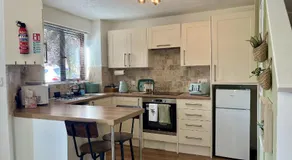 Little Olive - Beautiful 1 Bed House with Garden - Image 2