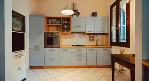 Seaside Beach House with Private Parking - Image 5