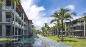 Luxury Oceanfront_pool access apartment - Image 3