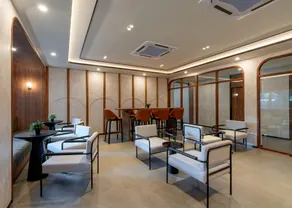 Panmanee Hotel-Newly Renovated - Image 5