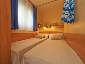 Sunny Chalet in Baia Domizia - Image 5