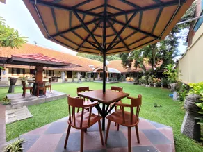 Ndalem Katong Guest House Ponorogo - Image 4