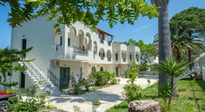 Vassilis Paradise Garden Aparthotel - Image 2