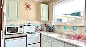 Quiet and Comfy 2- bedroom Holiday Chalet, walk to the beach, Norfolk - Image 3