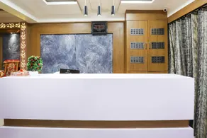 Vaccinated Staff- OYO 61697 Hotel Dream Villa - Image 3