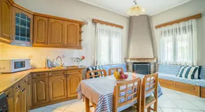 Family House with Garden - Image 3