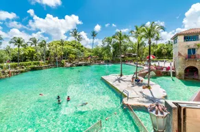 Vacay Spot Happy Escape 15 Min Beach Massage Shower Prime LOC! 6 blocks away from Bars, Nite Clubs, Res, Shops - Image 2