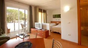 Aparthotel Arenal - Image 2
