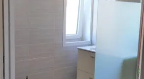 Chambre 1 PERSONNE et STUDIO 1 personne Avec Entrée Libre et Salle de Bain Privée - Image 2