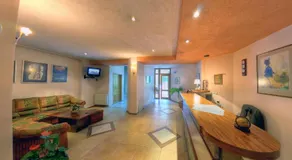 Plaza Family Hotel - Image 5