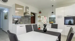 House Niko - Image 3