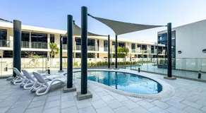 Great Fully Equipped 1BDR Apartment in Masdar for 4 Pax - Image 3