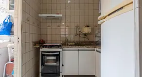 Apto com ótima localização, Wi-Fi e garagem - Image 5
