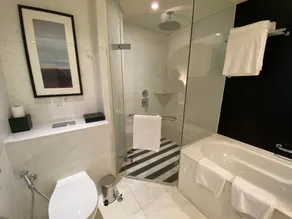 Stunning Studio | Burj View | Address Dubai Mall - Image 4