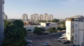 Cozy Flat with Parking well-placed near TLV Airport - Image 3